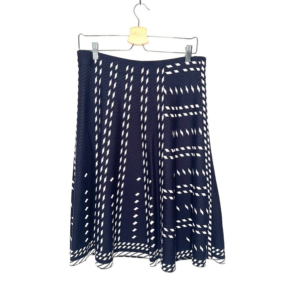 Nic+Zoe | Navy and White Falling Star Diamond A-line Sweater Skirt Size Medium - Picture 2 of 6